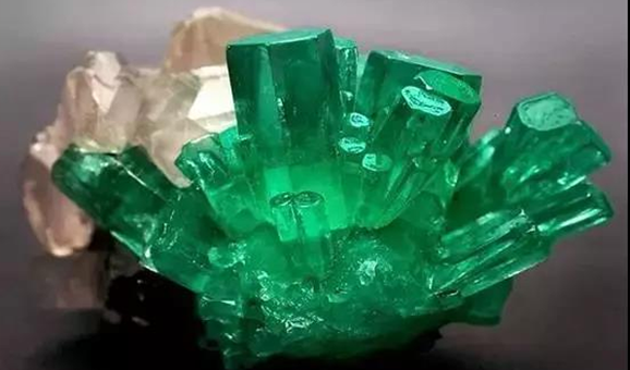 解码中华地标-麻栗坡祖母绿